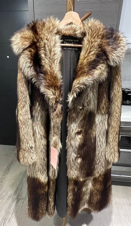 Vintage Real Raccoon-Fur Coat in Great/excellent Vinty Condition - photo 2