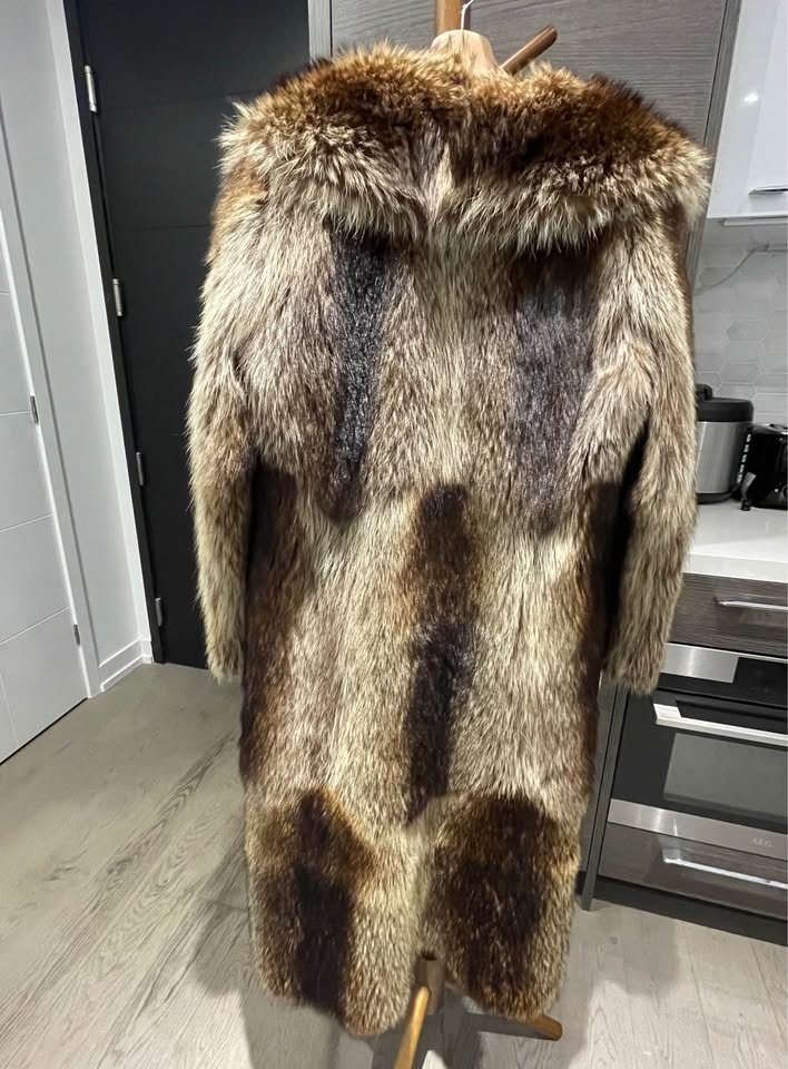 Vintage Real Raccoon-Fur Coat in Great/excellent Vinty Condition - photo 3