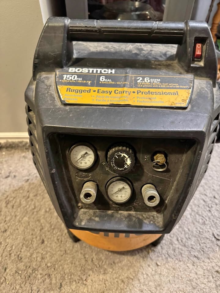 BOSTITCH 6gal air compressor-used