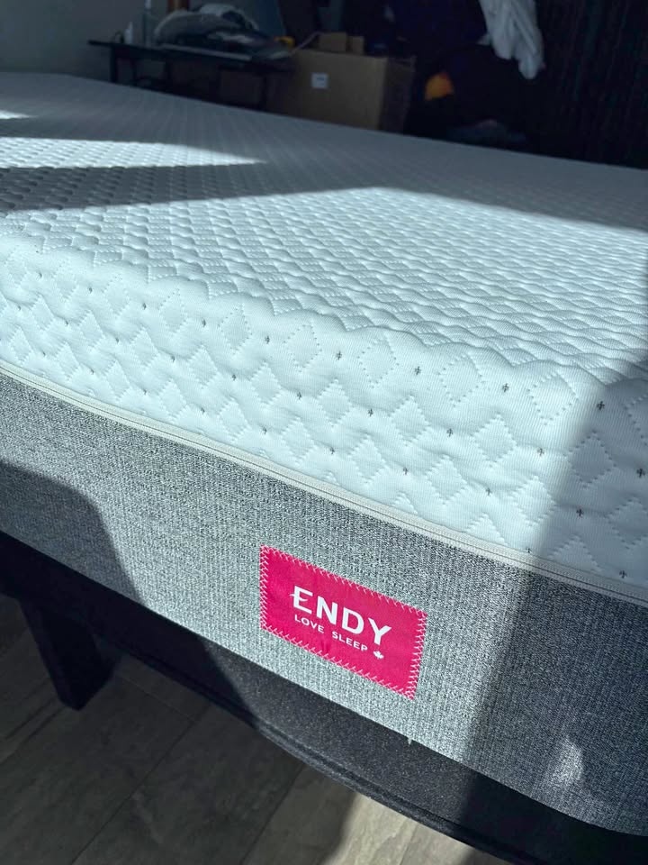 Endy Mattress - Full size Medium-Firm Support - Mint