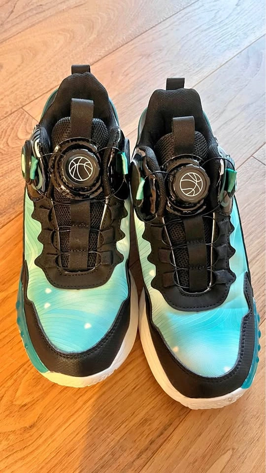 Rotating Button Kid Basketball Shoes