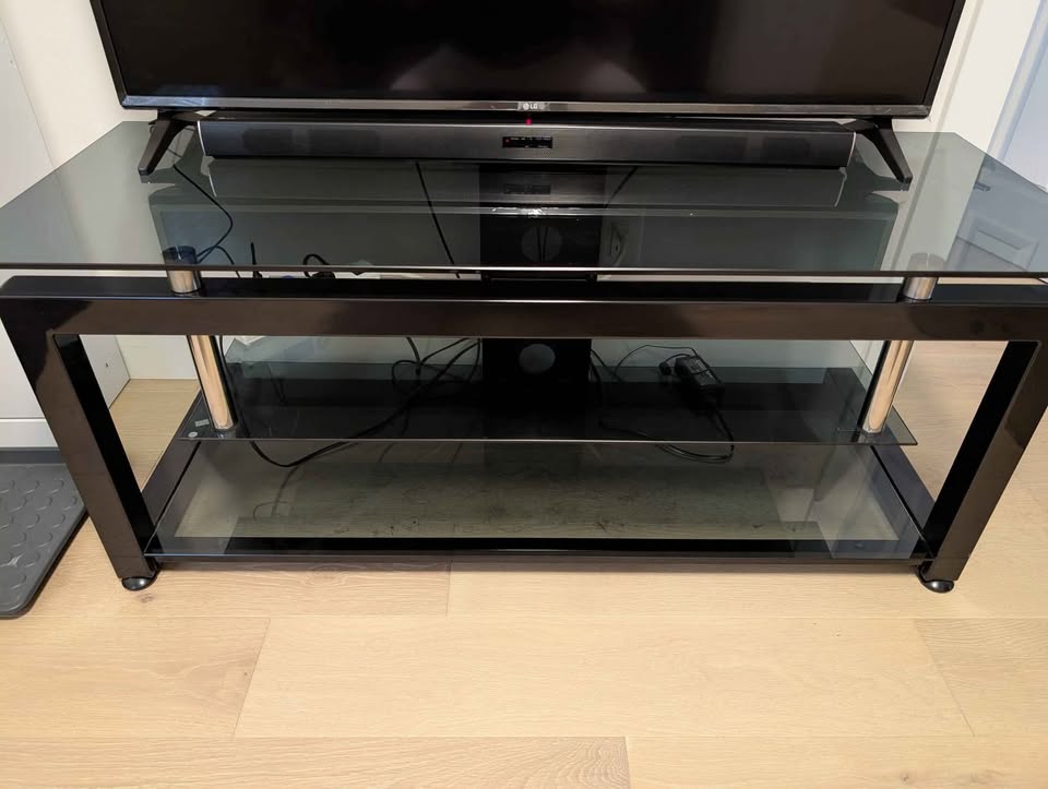 LG 49" 4K UHD Smart TV with Soundbar and Subwoofer - photo 4