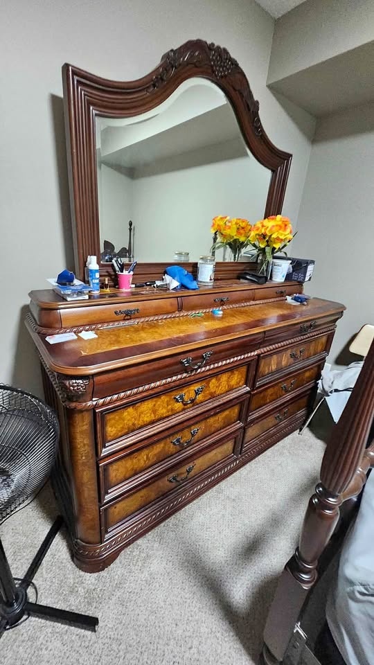 Dresser solid wooden