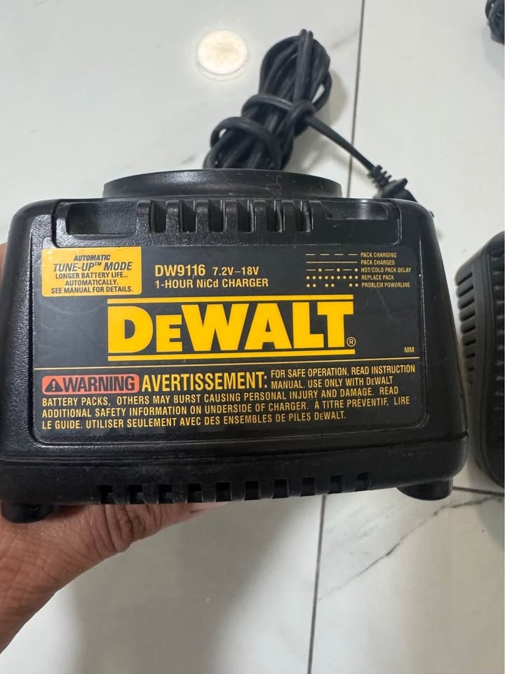 DeWALT Chargers - photo 2