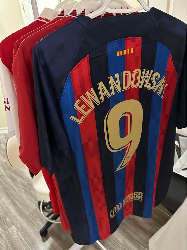 Barcalona, Arsenal and Manchester United jerseys - photo 2
