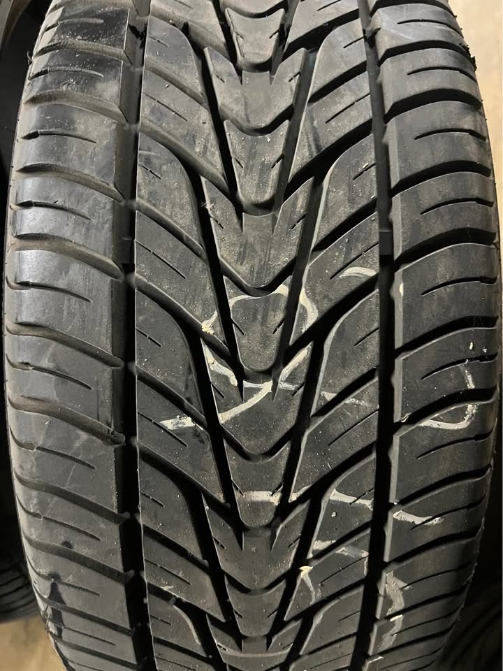 215/35/18 Pair of Old Tires - photo 3