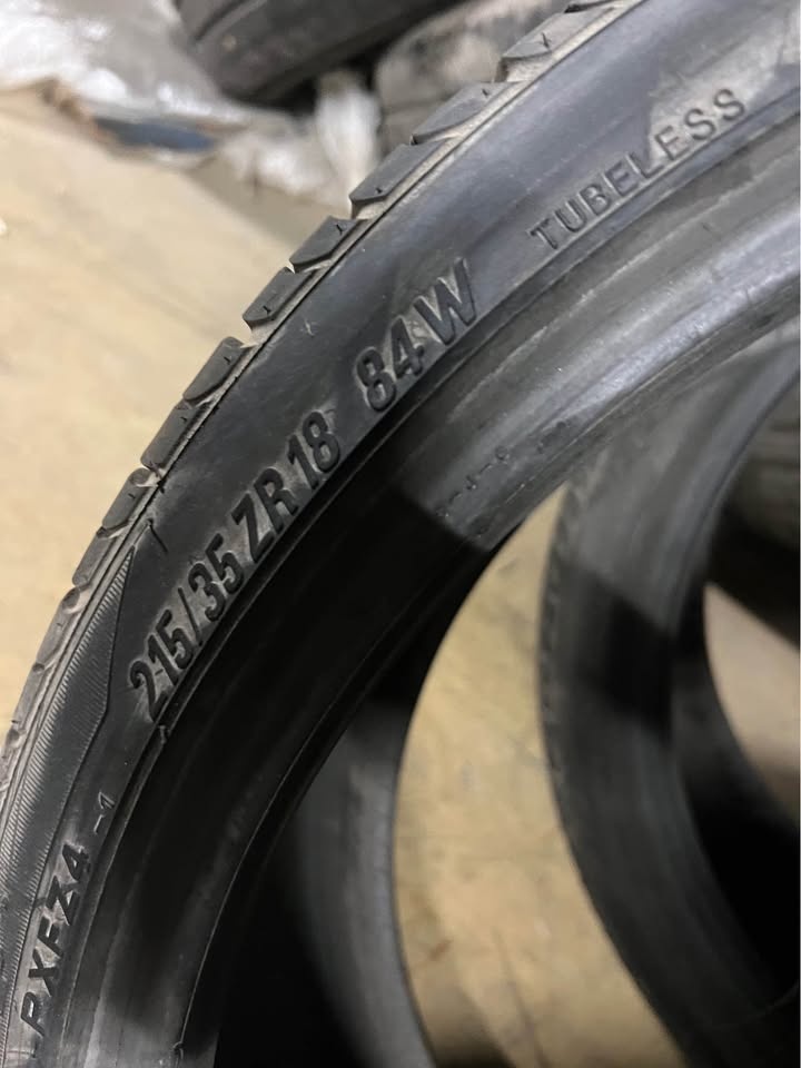 215/35/18 Pair of Old Tires - photo 4