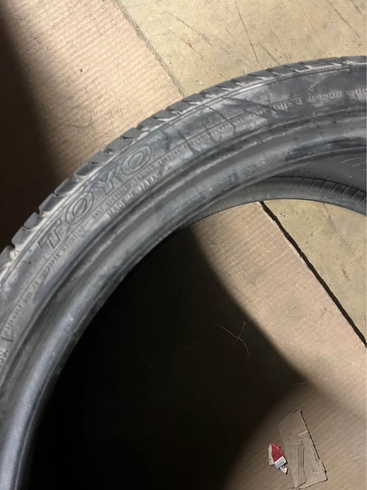 215/35/18 Pair of Old Tires - photo 5