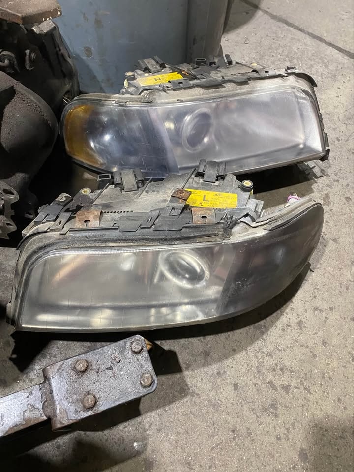 AUDI A8 D2 Headlights Z - photo 5