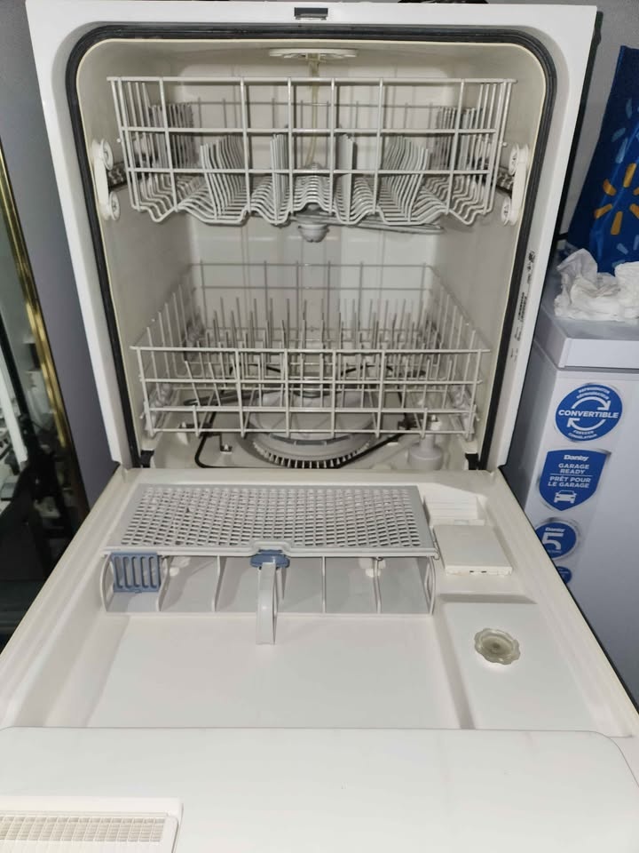 Dishwasher - Whirlpool Stainless Steel - photo 5