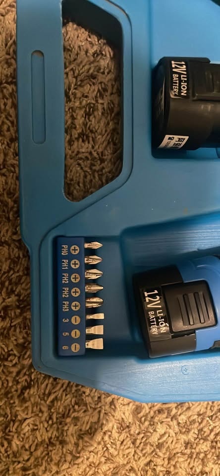 Brand New Power Drill Kit - Batteries & Bits Included - photo 3