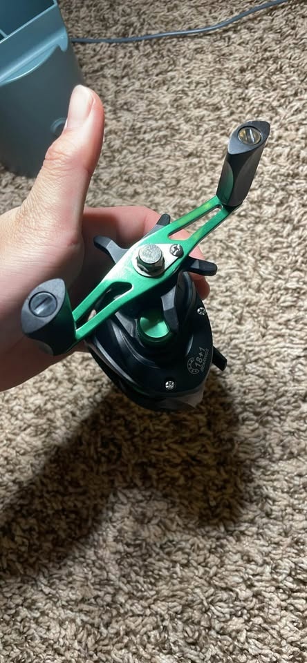 Bait caster, fishing reel - photo 3