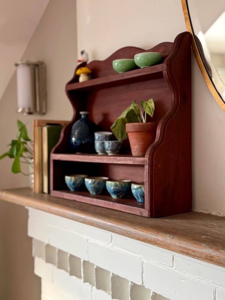 Vintage Wooden Knick Knack Curio Shelf - Scalloped Wall Display - photo 2