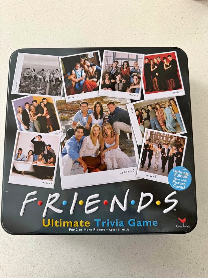 FRIENDS Ultimate Trivia Game Edition w/ Picture Cards