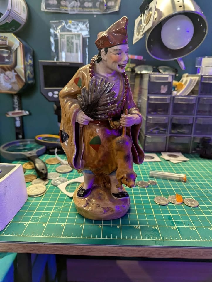 Old Chinese Porcelain Statue of Ji Gong Monk - photo 4