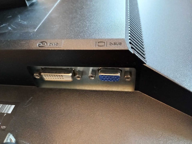Dell 20-inch Computer Monitor - photo 5