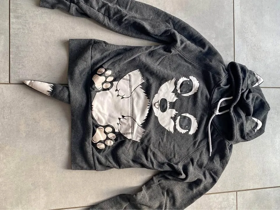 WOMANS WOLF HOODIE SIZE LARGE thumbnail