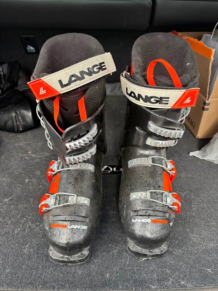 Ski boots men’s size 25.5