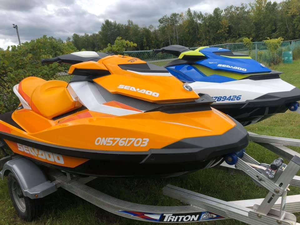2017 Seadoo GTI Jet Skis with Trailer
