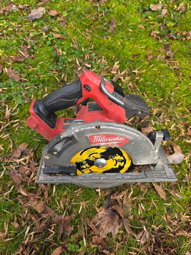 Milwaukee Fuel Saw - photo 2