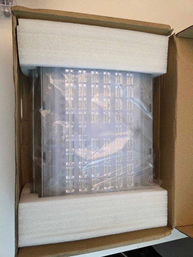 New LED Floodlight - 200W White Light - photo 4