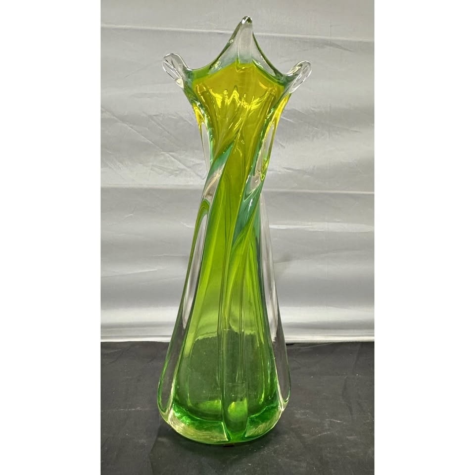 Vtg MCM Green Stretch 4 Finger Swung Art Glass Vase Hand Blown S