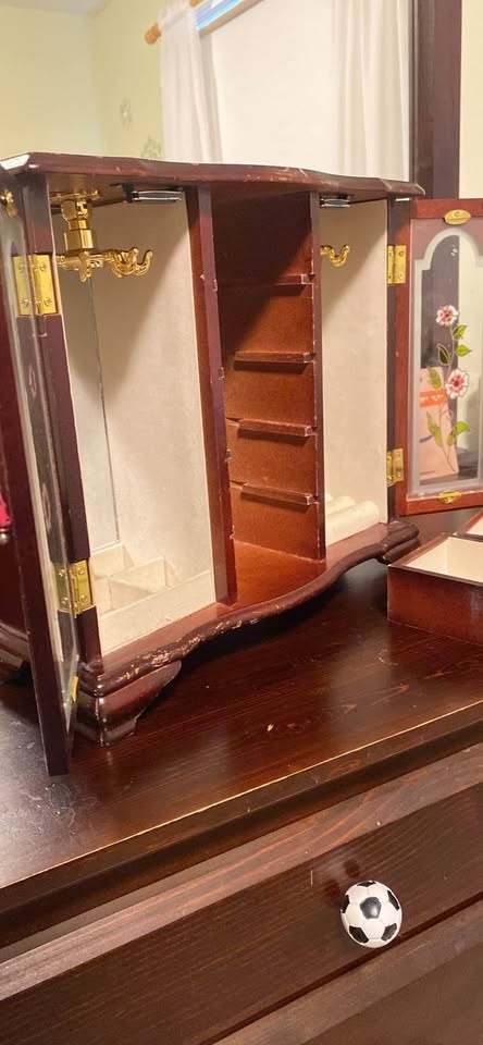 Antique Red wood Jewelry Storage - photo 3