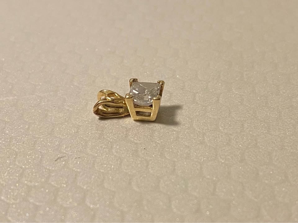 14kt Gold and Diamond Pendant - photo 2
