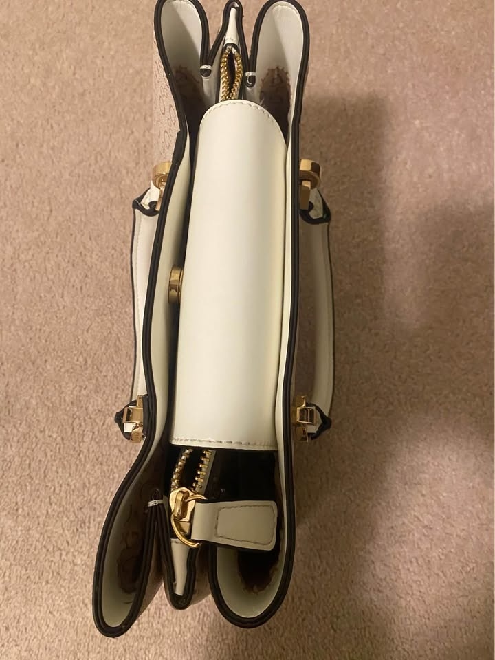 Guess Designer Bag - photo 5