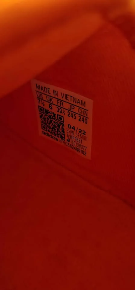 Women's Adidas Size 7.5 image indicator(3)