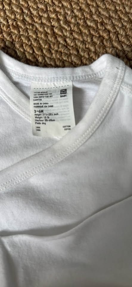 Uniqlo 3-6M Long Sleeve Bodysuit Set - photo 2
