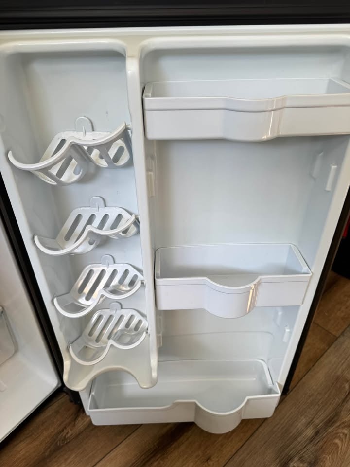Mini Fridge - photo 2