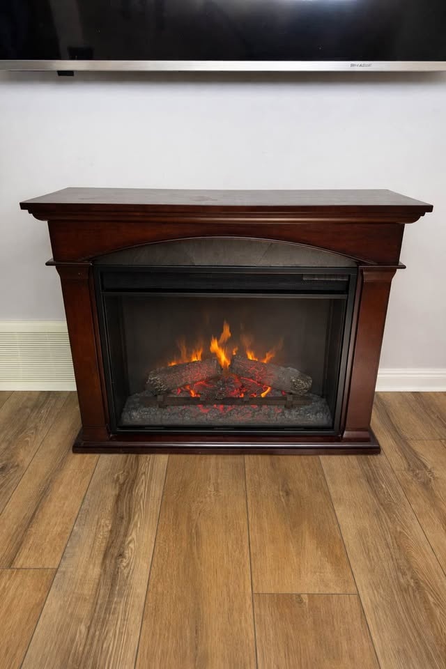 Electric Fire Place 32” x 12.5” x 27” - photo 2