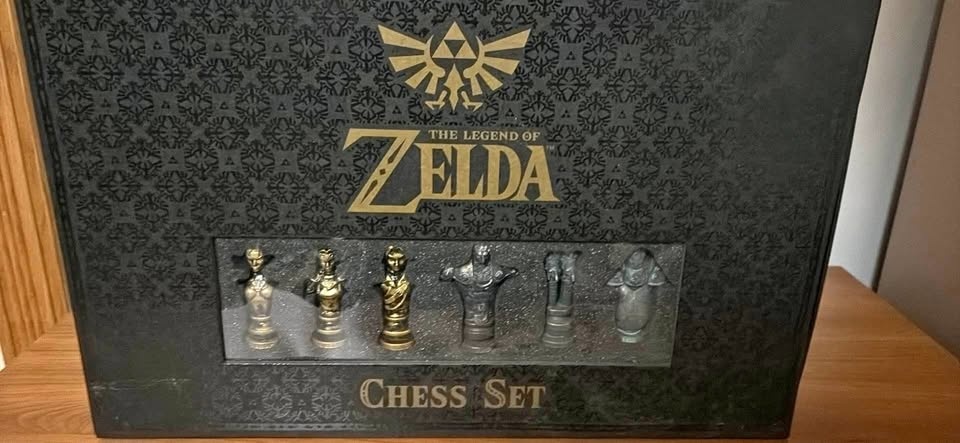 The Legend Of Zelda Complete Chess Set
