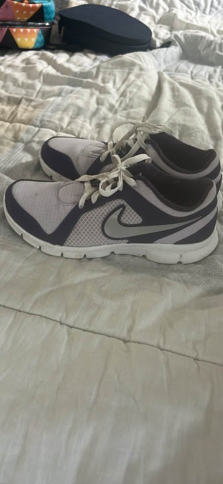Purple Nike Runners Size US 7 - photo 2