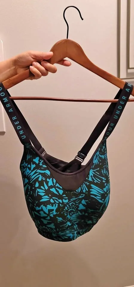 Women's Under Armour Sports Bra Size 1X thumbnail