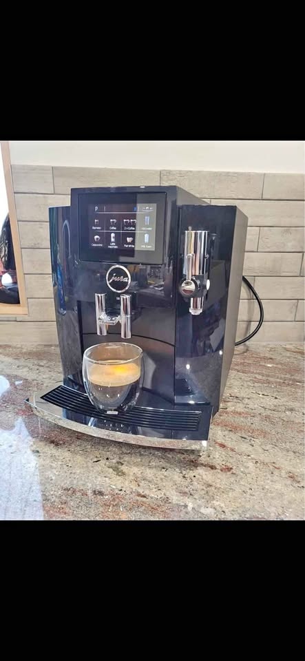 Jura S8 Super-Automatic Coffee Machine - BRAND NEW!