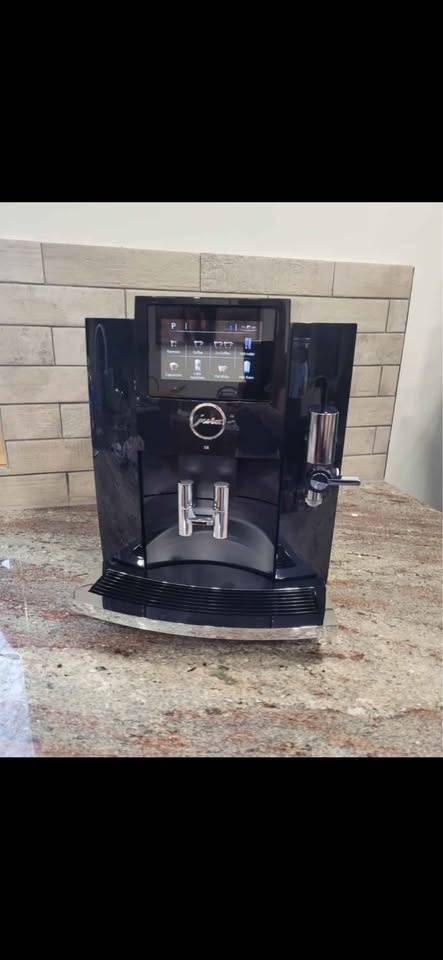 Jura S8 Super-Automatic Coffee Machine - BRAND NEW! - photo 4