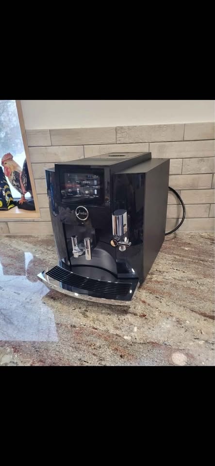 Jura S8 Super-Automatic Coffee Machine - BRAND NEW! - photo 5