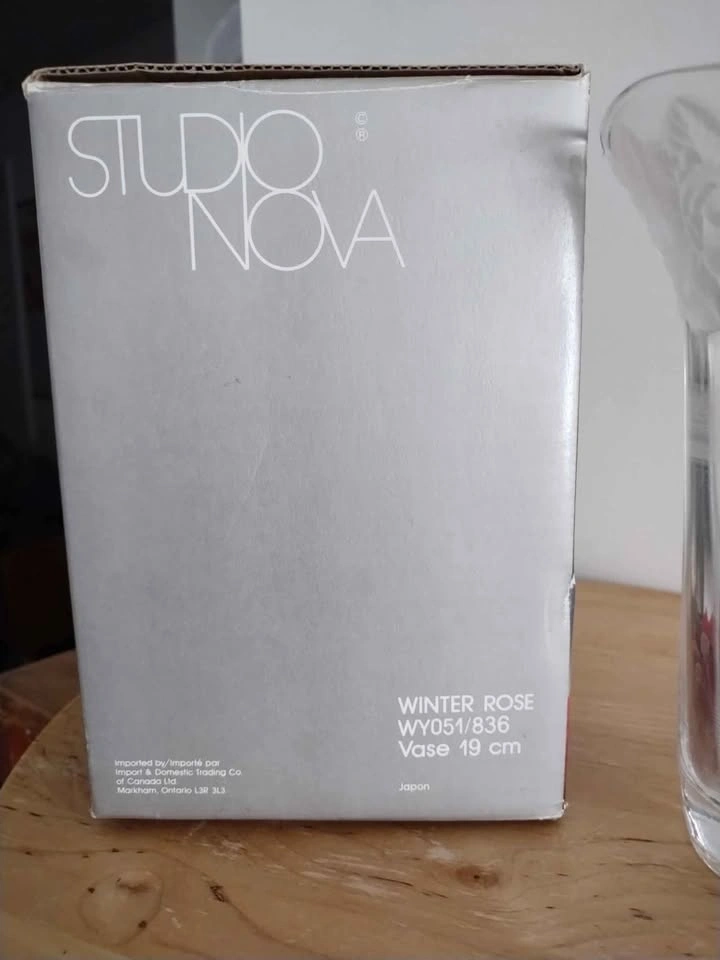 Vintage Mikasa Studio Nova Winter Rose Flower Vase - photo 3
