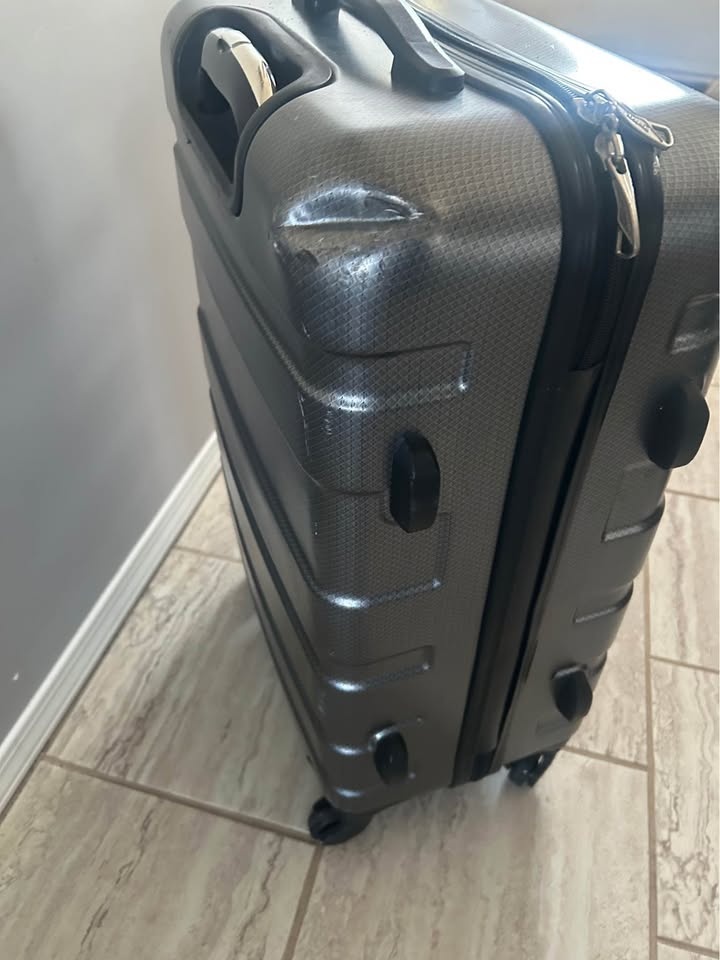 VOYAGER X Gray Hard Shell Spinner Suitcase - photo 2