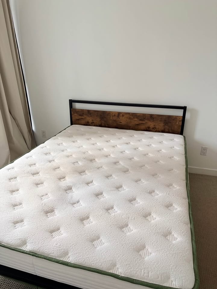 Queen Size Mattress – Medium Firm - photo 3