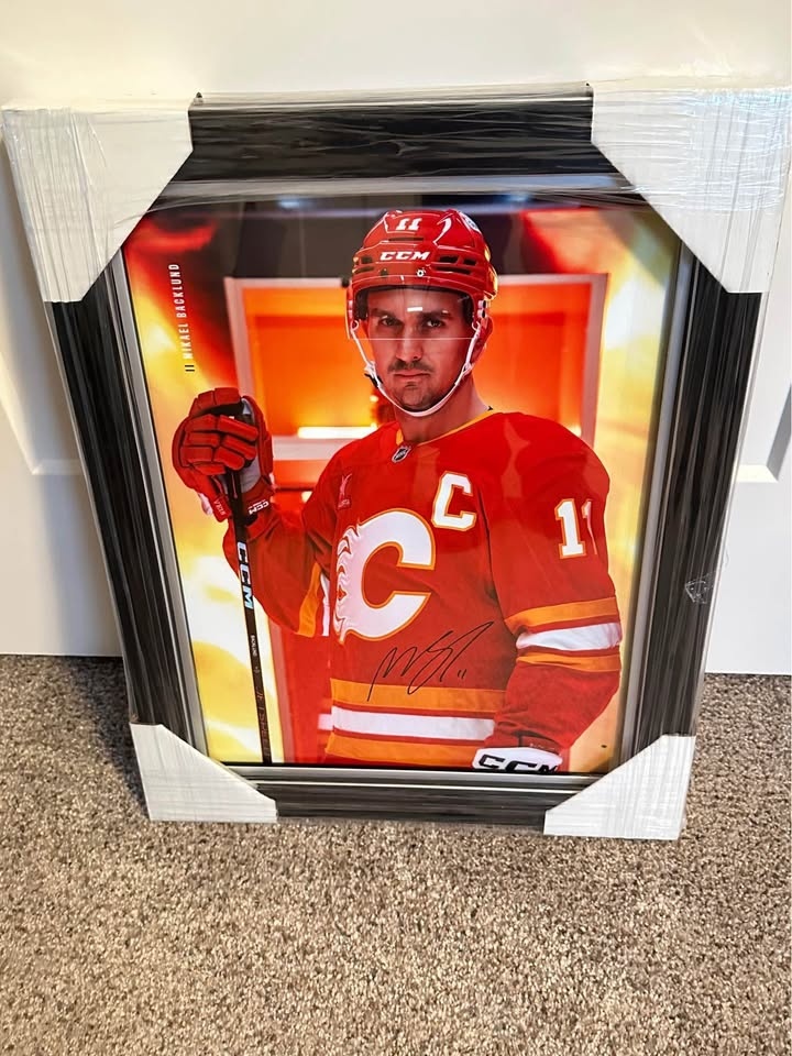 Backlund Flames Collector 15x19 Framed Signed Picture - photo 3