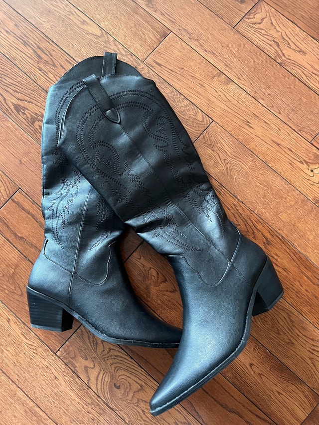 Brand NEW Cowboy Boots - Size 40 (US 9) Dark Brown