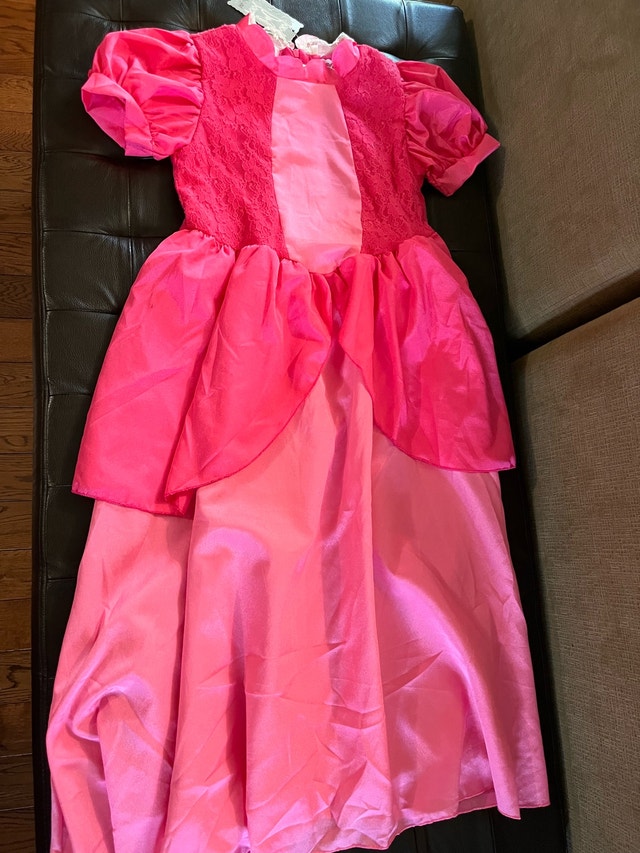 NEW Princess Peach Costume Size 150 (US size 12)