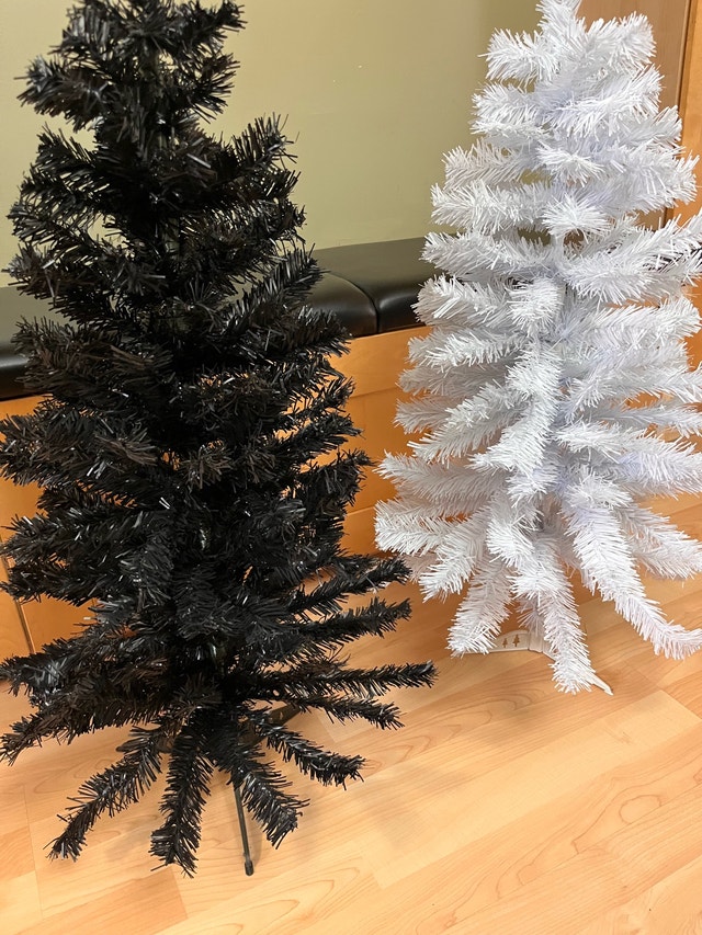 Brand NEW 3-Feet Tall Christmas Trees $30 each Hinged Branches - photo 2