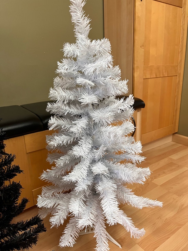 Brand NEW 3-Feet Tall Christmas Trees $30 each Hinged Branches - photo 3