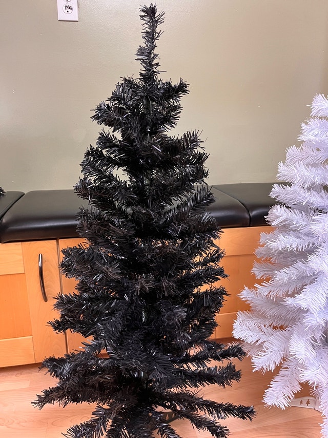 Brand NEW 3-Feet Tall Christmas Trees $30 each Hinged Branches - photo 4