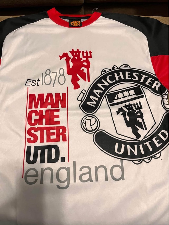 NEW — Manchester United Soccer Jersey Euro Size Large or Small - photo 2