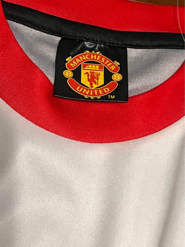 NEW — Manchester United Soccer Jersey Euro Size Large or Small - photo 4